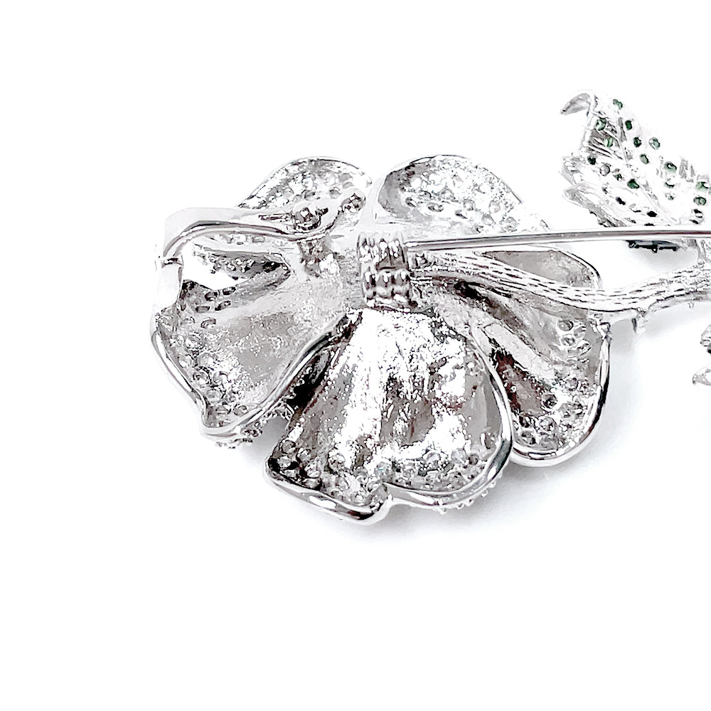 BMC80164 - White Rose Green Leaf - 2-in-1 Pendant Necklace Brooch