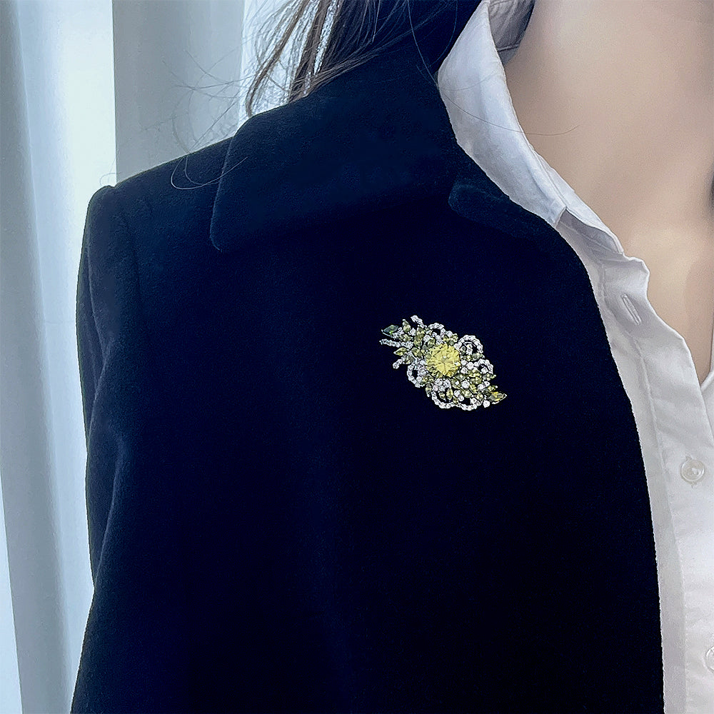 BMC80048 - Vintage Brilliant Peridot Cz - Brooch