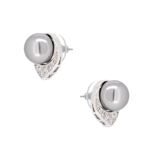 BME332 - Classic Vintage White Pearl - Stud Earrings