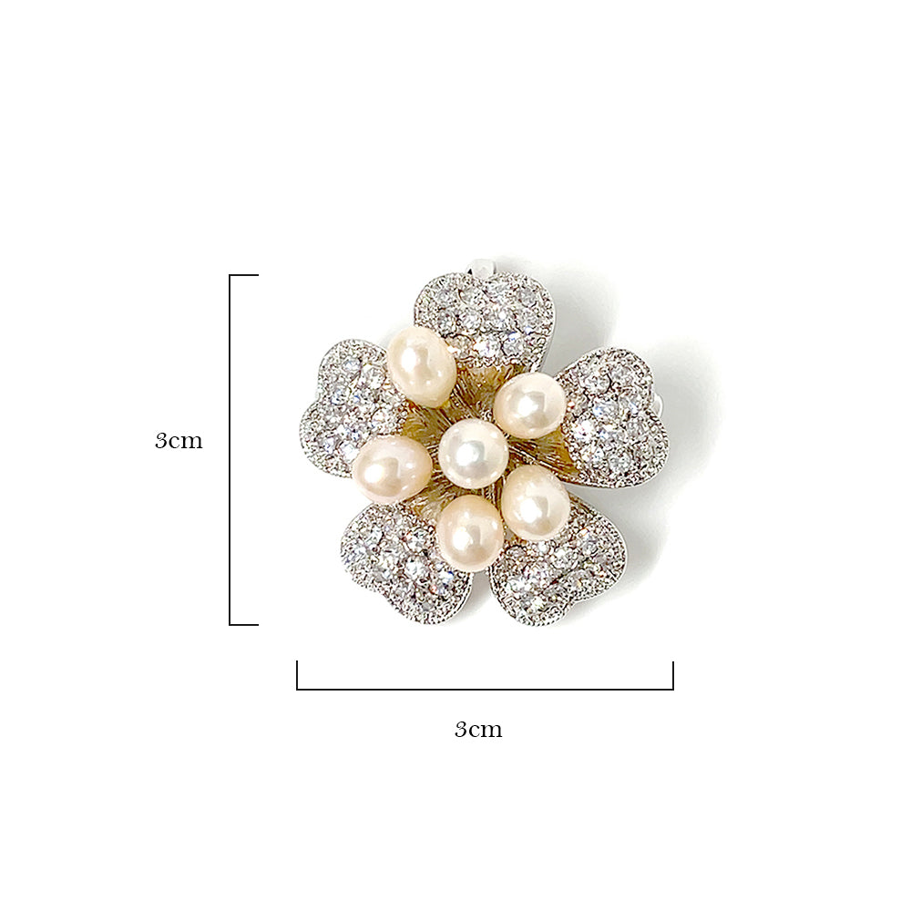 BMC80089 - 6 Pearls 5 Petals - Brooch